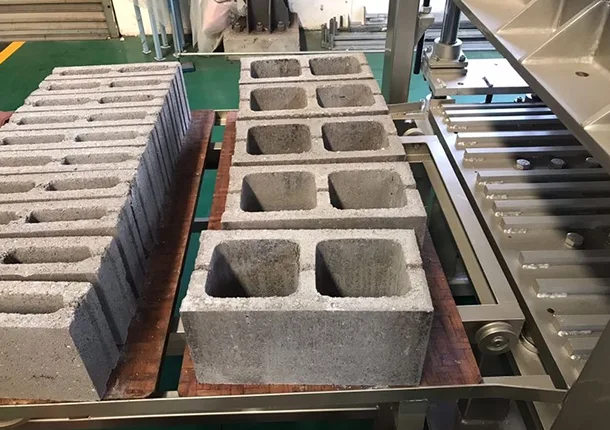 झिम्बाब्वे -ZCJK मध्ये विक्रीसाठी वीट बनवण्याची मशीन